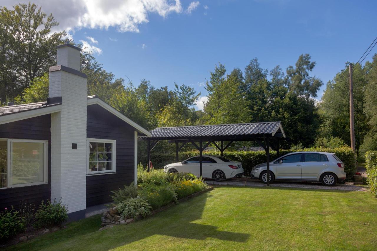 Very Nice Cottage By The Lake. Lursjoen! Hästveda Esterno foto