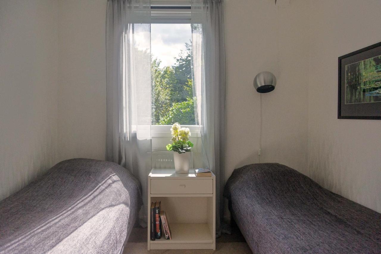 Very Nice Cottage By The Lake. Lursjoen! Hästveda Esterno foto