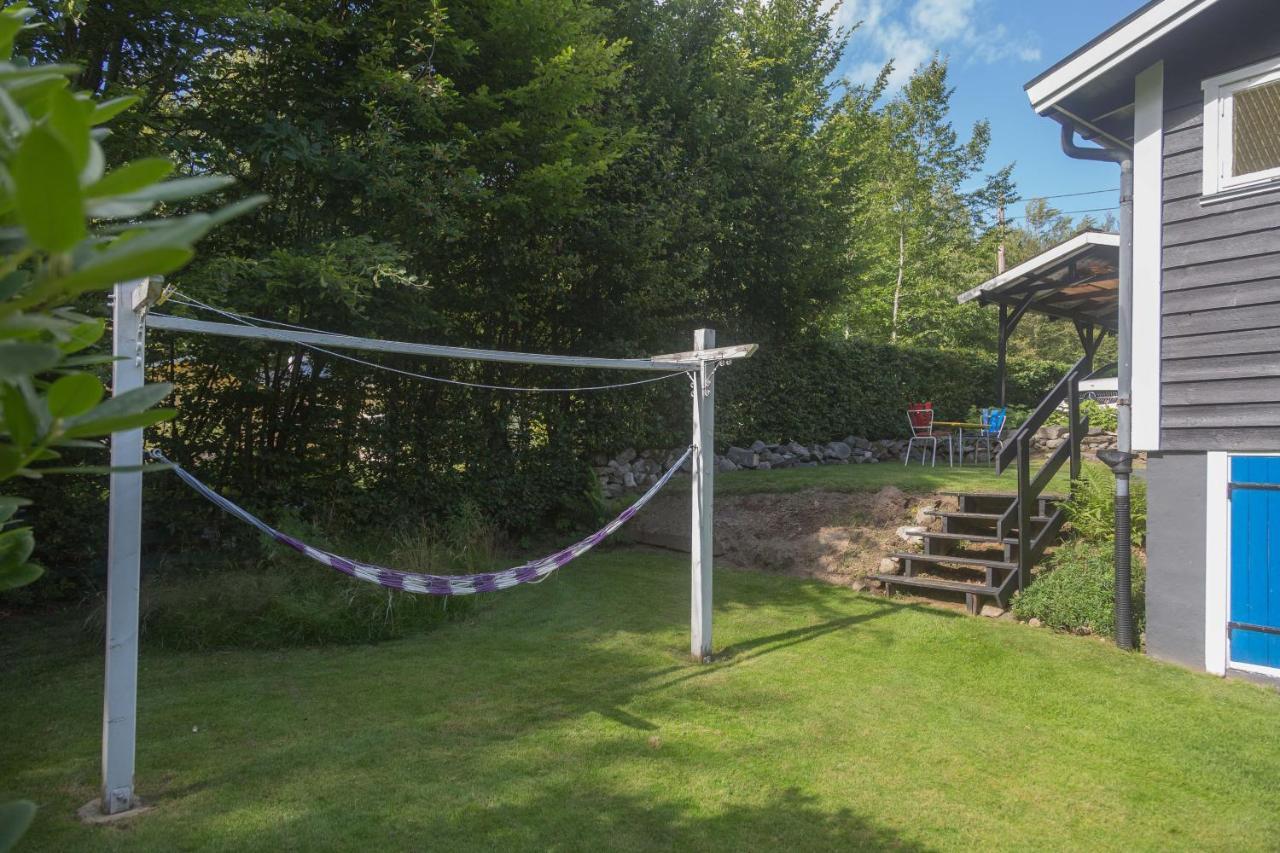 Very Nice Cottage By The Lake. Lursjoen! Hästveda Esterno foto